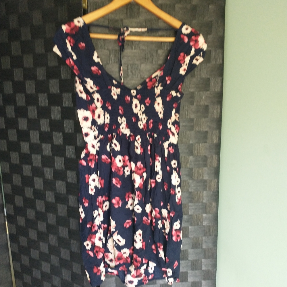 Women's Hollister blue short sleeved floral printed with cut out back dress - Picture 6 of 10